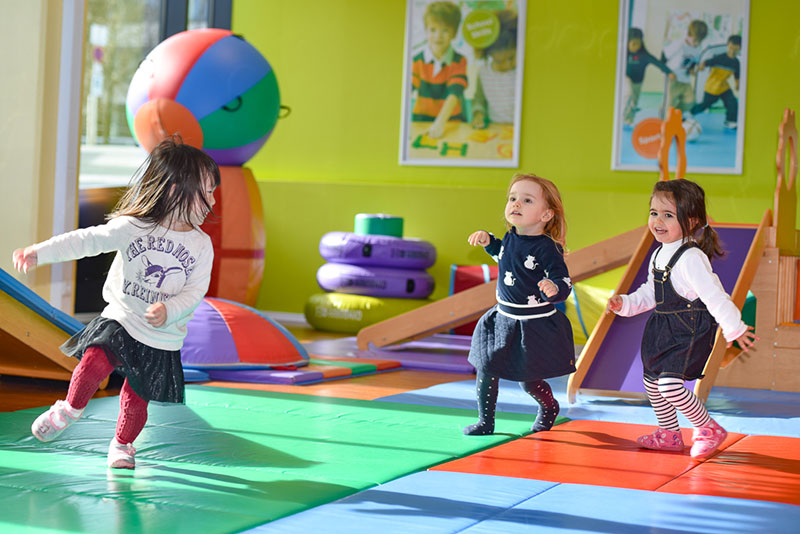 gymboree 3 toddler girls running on playflor international 2 2020